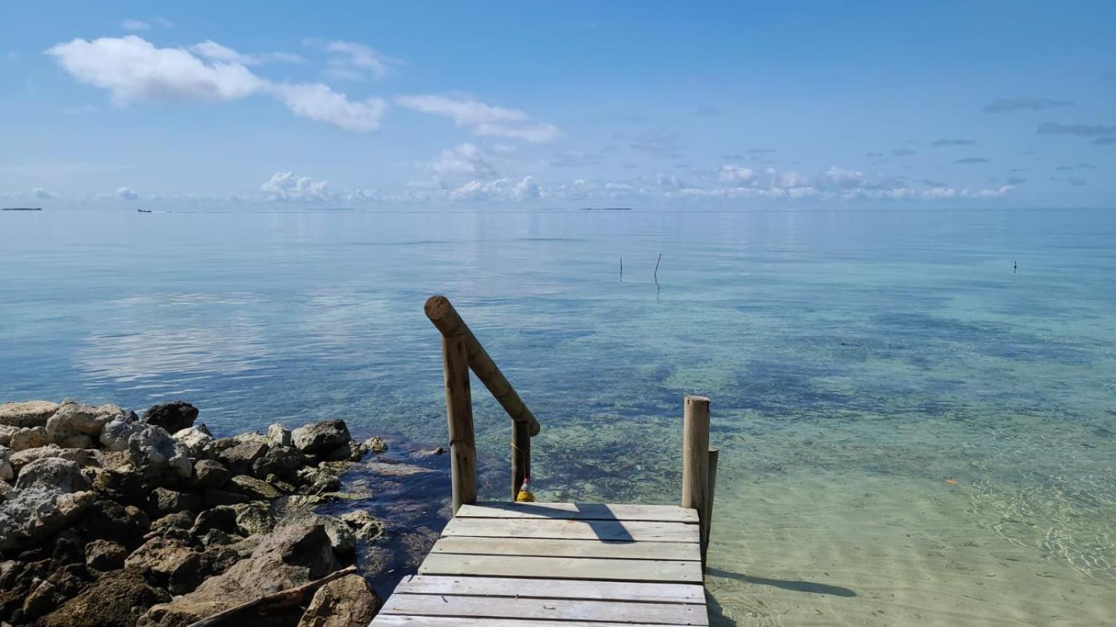 Hostel Villa Luz Beach Tintipan Island Екстер'єр фото