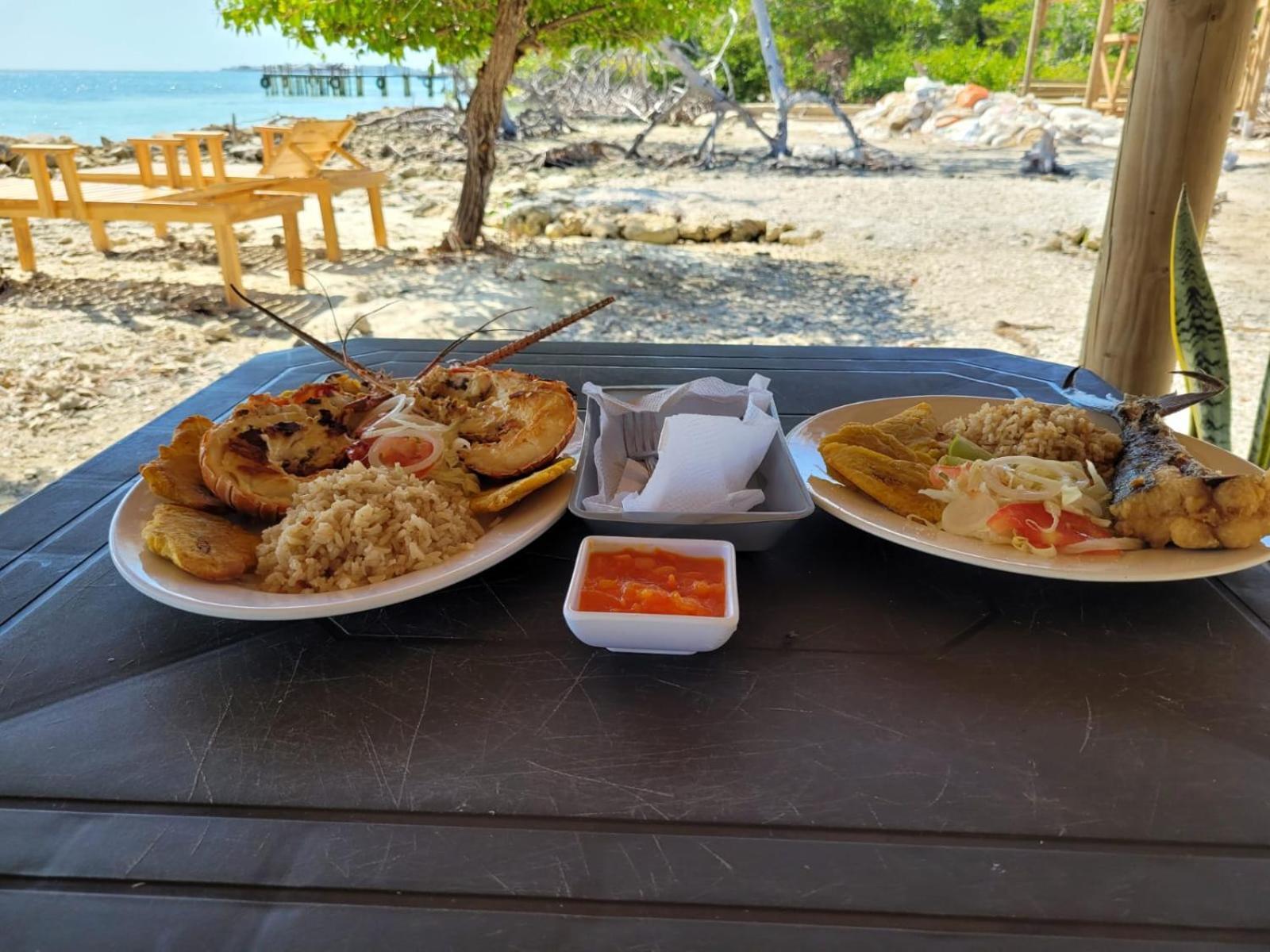 Hostel Villa Luz Beach Tintipan Island Екстер'єр фото