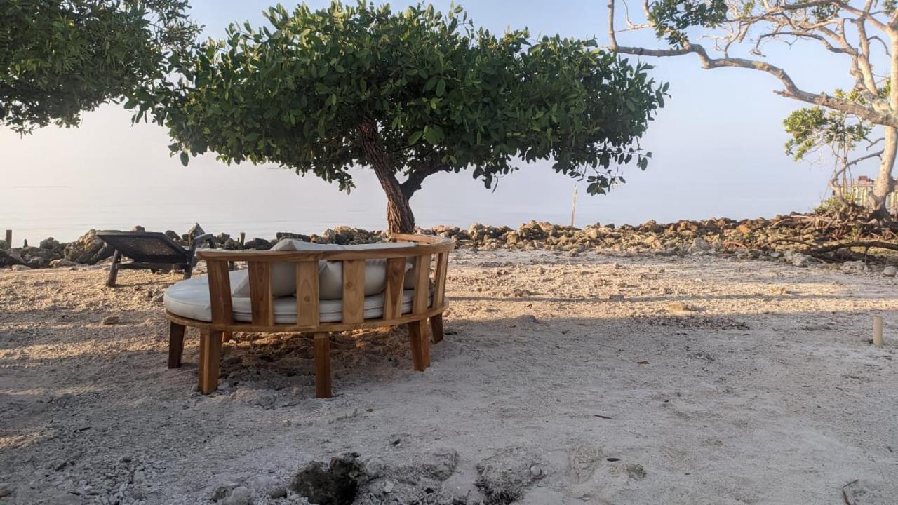 Hostel Villa Luz Beach Tintipan Island Екстер'єр фото